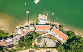 Férias no paraíso! Um mar pra chamar de seu!